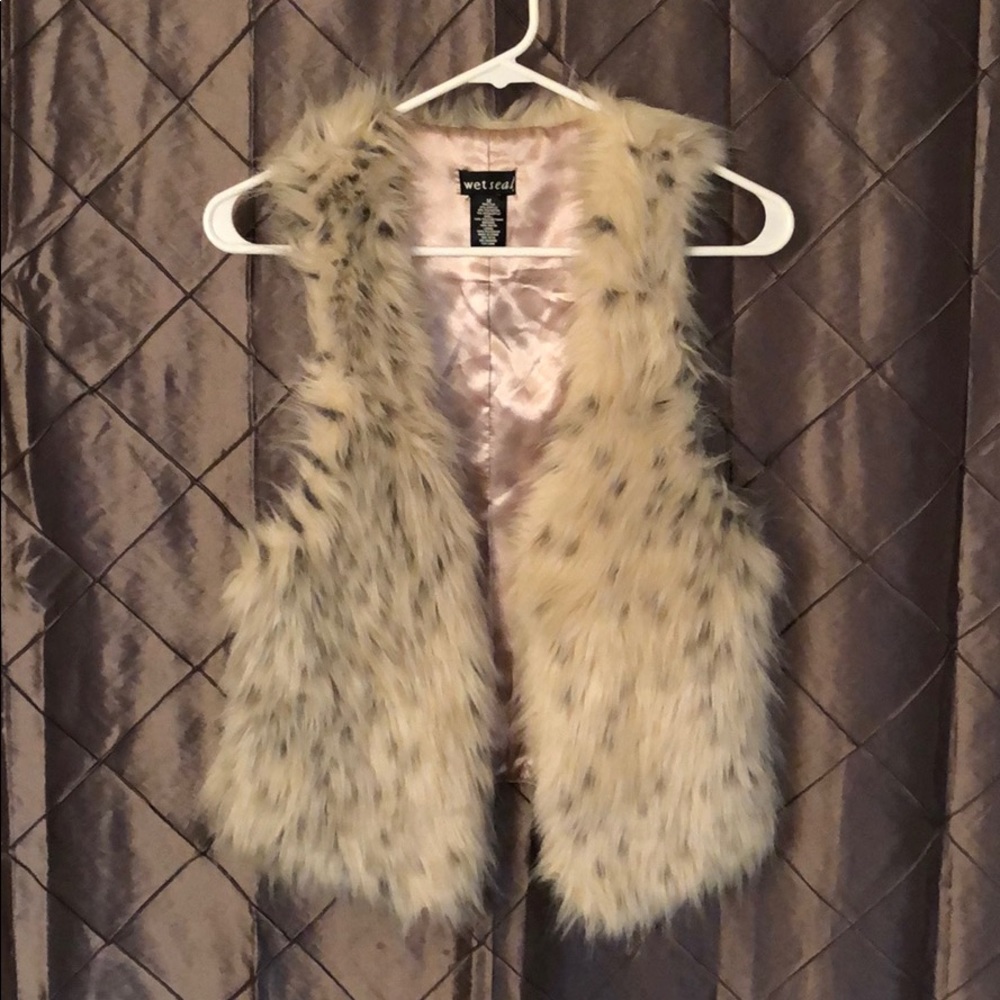 Wet seal vest
